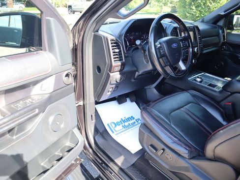 Used 2021 Ford Expedition Limited RWD image 3