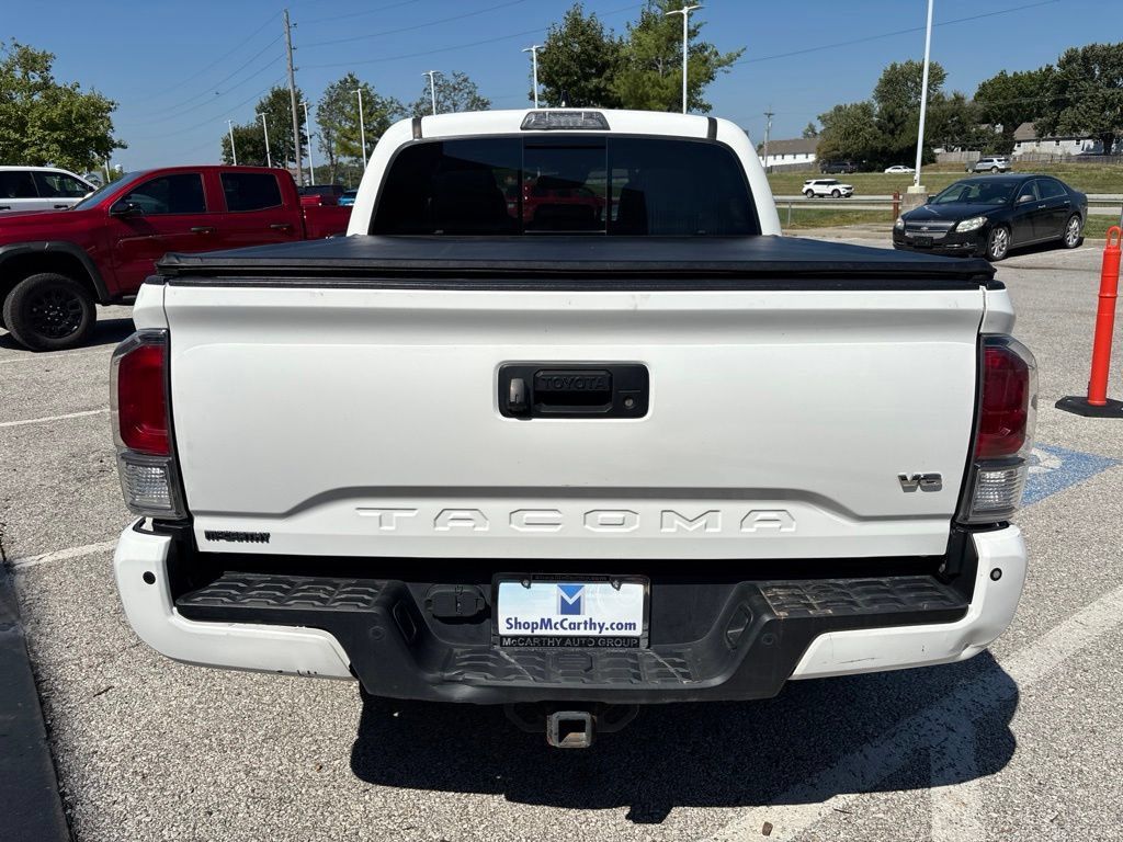 Used 2021 Toyota Tacoma TRD Off-Road w/ TRD Premium Off Road Package AWD/4WD image 11