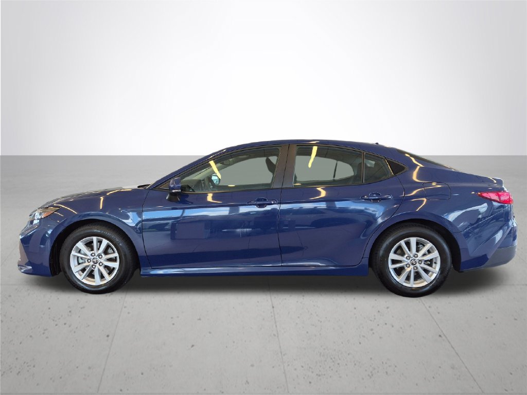 Used 2025 Toyota Camry LE FWD image 11