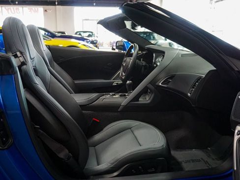 Used 2015 Chevrolet Corvette Z06 w/ 3LZ Preferred Equipment Group RWD image 33