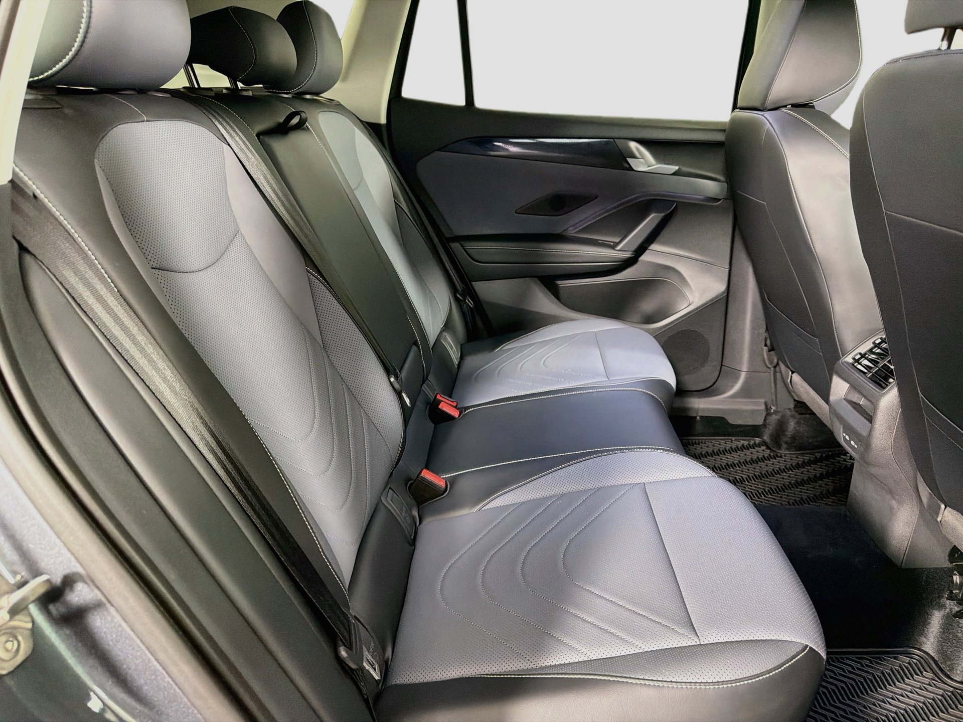Certified 2026 Volkswagen Tiguan SE AWD/4WD image 27