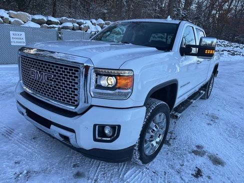 Used 2016 GMC Sierra 2500 Denali w/ Duramax Plus Package image 2