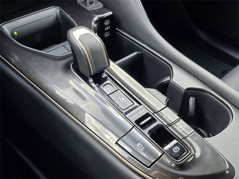 Used 2025 Toyota Crown Signia image 19