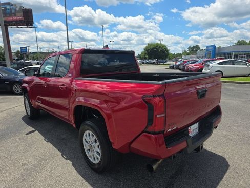 Used 2025 Toyota Tacoma SR5 AWD/4WD image 6