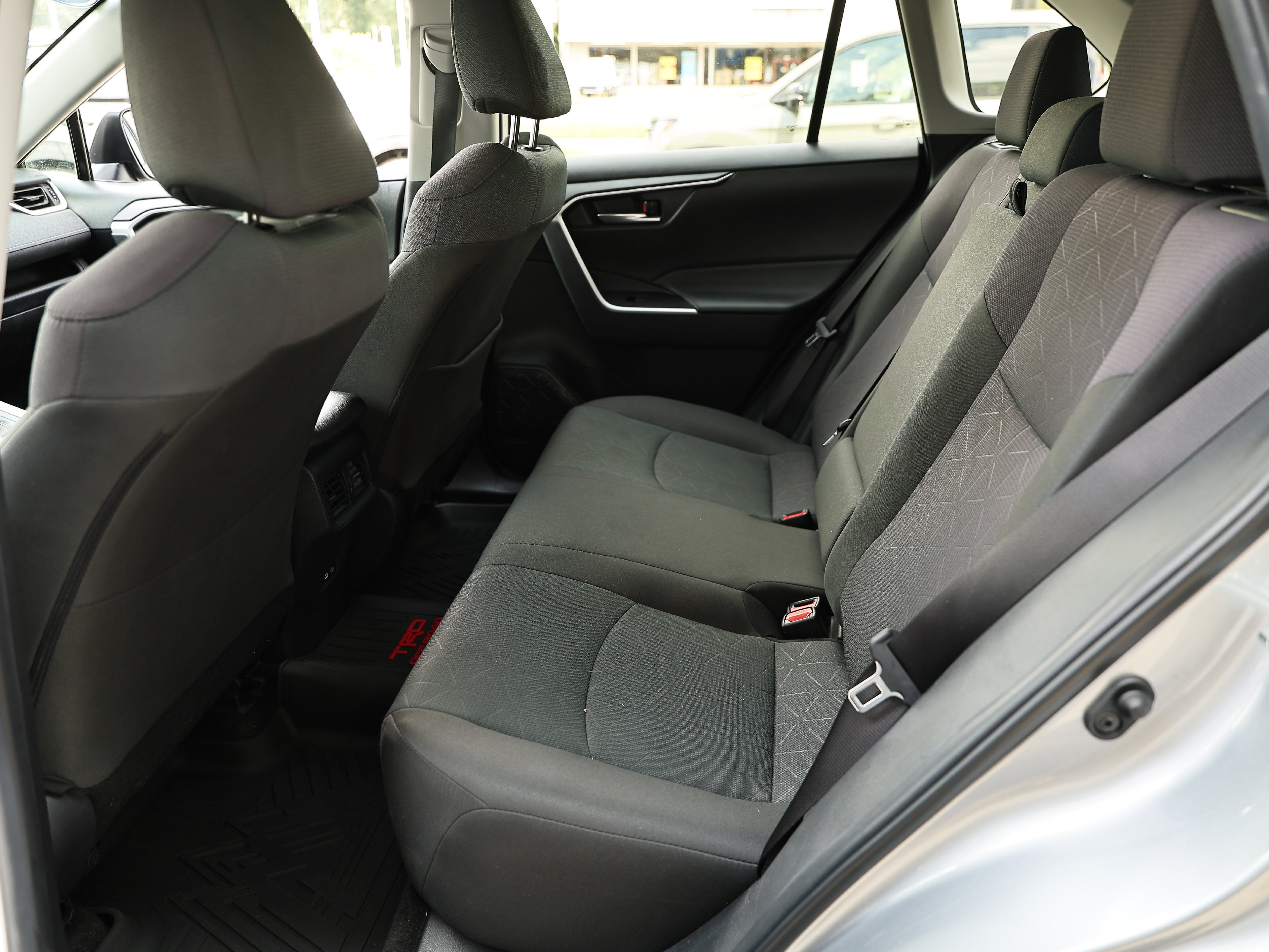 Used 2025 Toyota RAV4 XLE FWD image 24