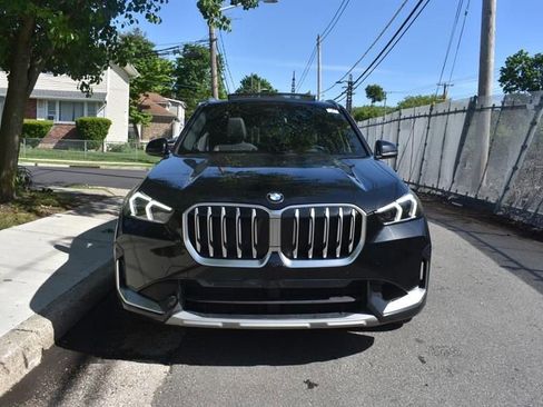 Used 2023 BMW X1 xDrive28i AWD/4WD image 3