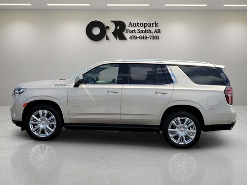 Used 2022 Chevrolet Tahoe High Country AWD/4WD image 3