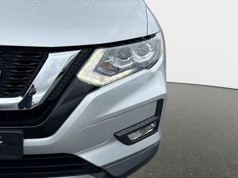 Used 2018 Nissan Rogue SL w/ Premium Package FWD image 10