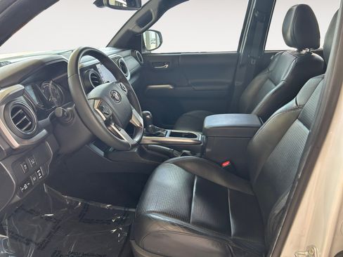 Used 2023 Toyota Tacoma Limited RWD image 19