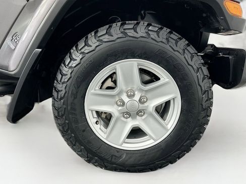 Used 2022 Jeep Gladiator Sport image 30