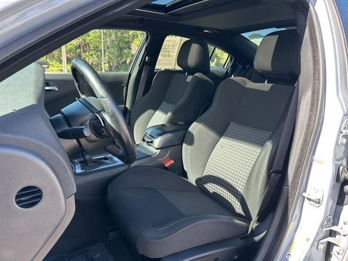 Used 2022 Dodge Charger GT image 4