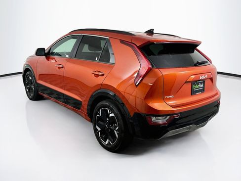 Used 2023 Kia Niro Wave w/ Wave Preserve Package FWD image 5