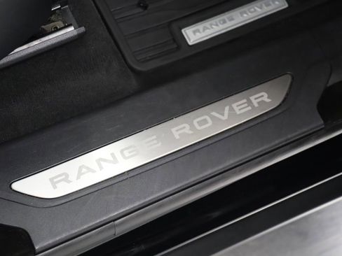 Used 2018 Land Rover Range Rover Velar S AWD/4WD image 28