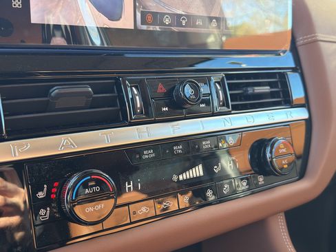 New 2026 Nissan Pathfinder Platinum image 26