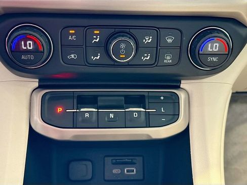 Used 2020 GMC Acadia Denali AWD/4WD image 15