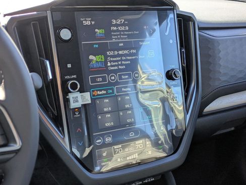 Used 2025 Subaru Forester Limited image 27