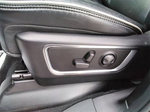 Used 2025 RAM 1500 Laramie image 28