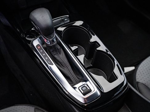 Used 2024 Chevrolet Trax LT w/ Driver Confidence Package image 29