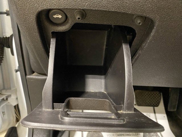 Used 2009 Pontiac G5 w/ Sun And Sound Package FWD image 32