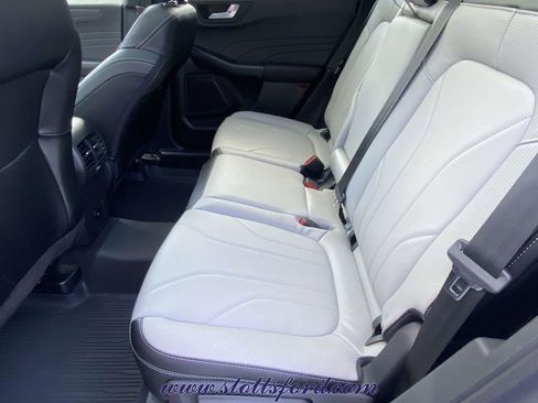 New 2026 Ford Escape Platinum w/ Premium Technology Package AWD/4WD image 11
