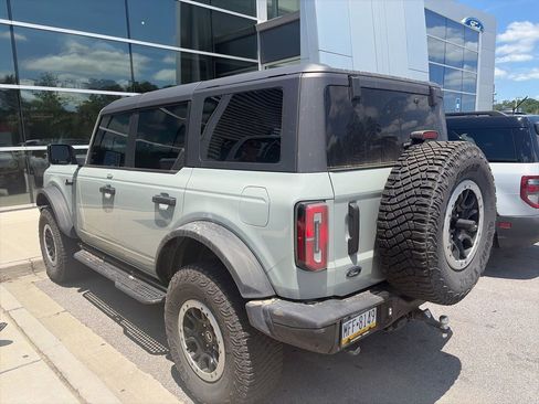 Used 2023 Ford Bronco Badlands w/ Sasquatch Package AWD/4WD image 4