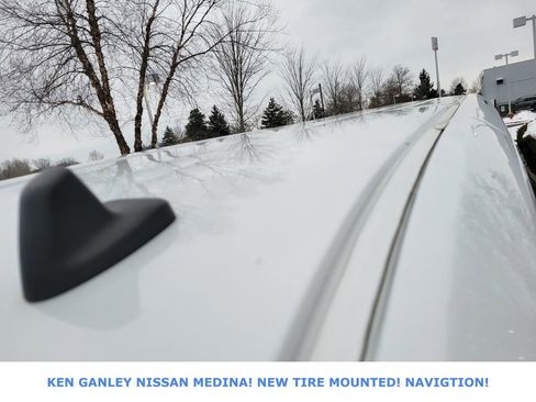 Used 2023 Ford Transit 350 XLT image 16