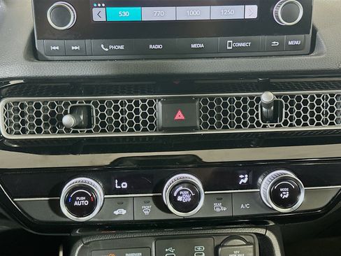 Used 2025 Honda Civic Sport image 24