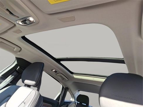 Used 2018 Volvo S90 T6 Inscription w/ Convenience Package image 12