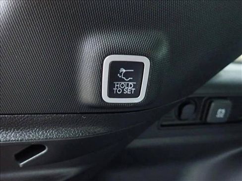New 2026 Jeep Grand Cherokee Limited w/ Limited Altitude Package AWD/4WD image 9