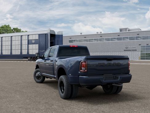 New 2026 RAM 3500 Big Horn AWD/4WD image 3