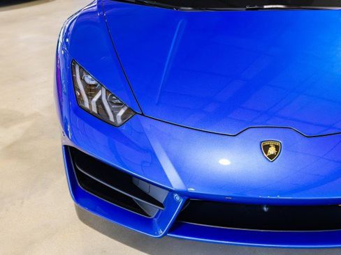 Used 2019 Lamborghini Huracan LP 580-2 image 12