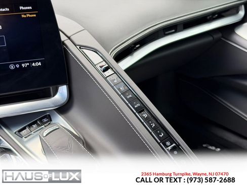 Used 2021 Chevrolet Corvette Stingray Premium Cpe w/ Z51 Performance Package RWD image 29