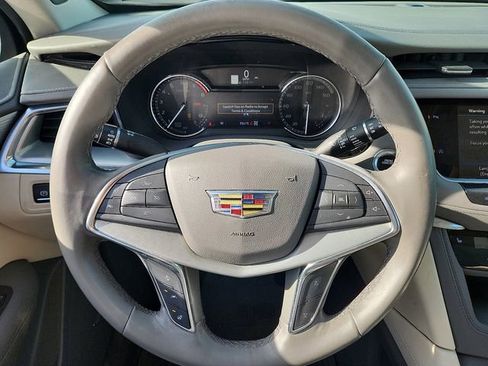 Certified 2022 Cadillac XT5 Premium Luxury image 17