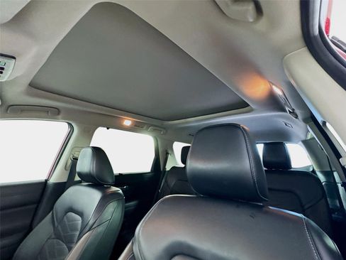 Used 2023 Nissan Pathfinder Platinum AWD/4WD image 15