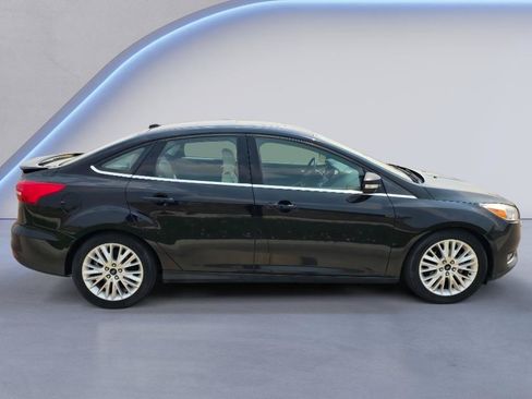 Used 2018 Ford Focus Titanium FWD image 6