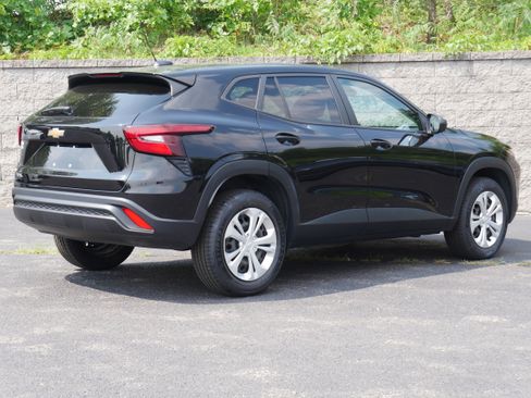 Certified 2024 Chevrolet Trax LS FWD image 7