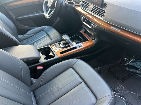 Used 2023 Audi Q5 2.0T Premium w/ Convenience Package AWD/4WD image 16