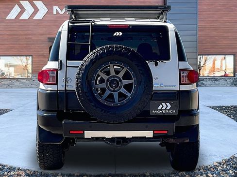 Used 2010 Toyota FJ Cruiser 4WD image 6