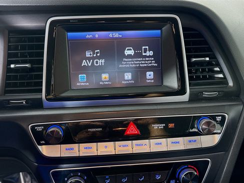 Used 2018 Hyundai Sonata SE w/ Cargo Package FWD image 18