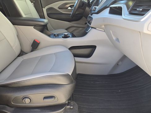 Used 2022 GMC Terrain SLT w/ Infotainment Package II image 17