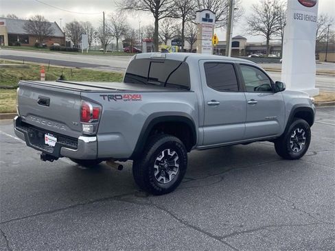 Used 2020 Toyota Tacoma TRD Off-Road image 14