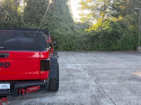 Used 2020 Jeep Gladiator Sport w/ Quick Order Package 24S image 9