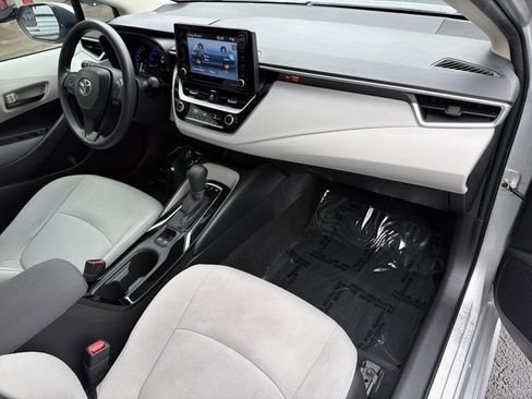 Certified 2022 Toyota Corolla LE FWD image 26