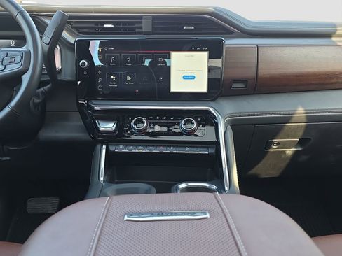 Used 2025 GMC Sierra 2500 Denali Ultimate w/ Max Trailering Package image 14