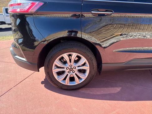 Certified 2024 Ford Edge Titanium image 30