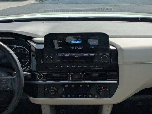Used 2023 Nissan Pathfinder SL AWD/4WD image 18