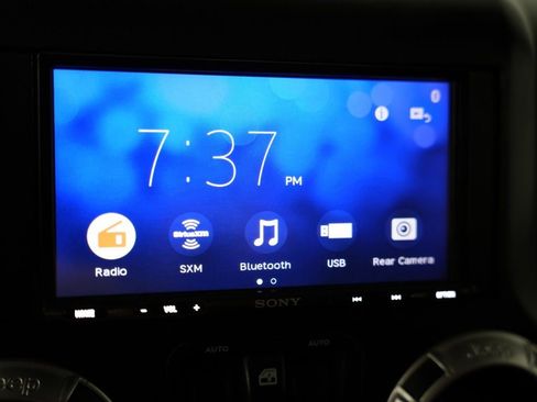 Used 2017 Jeep Wrangler Sahara AWD/4WD image 20