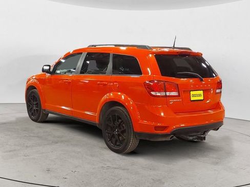 Used 2019 Dodge Journey SE w/ Blacktop Package AWD/4WD image 3