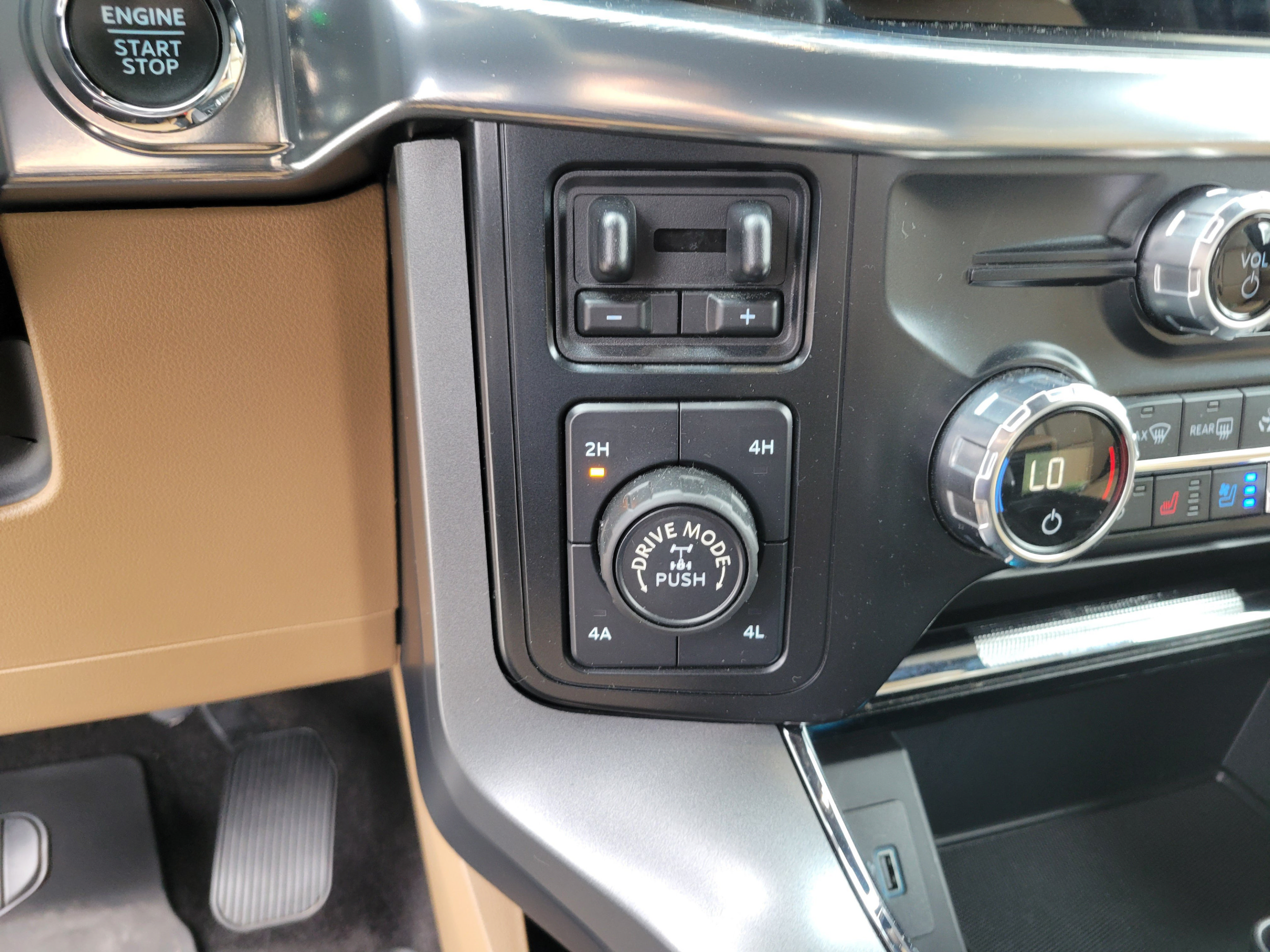 Used 2021 Ford F150 Lariat w/ Equipment Group 502A High AWD/4WD image 23