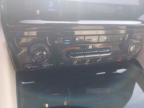 Used 2023 Jeep Grand Cherokee L Limited w/ Luxury Tech Group II image 15